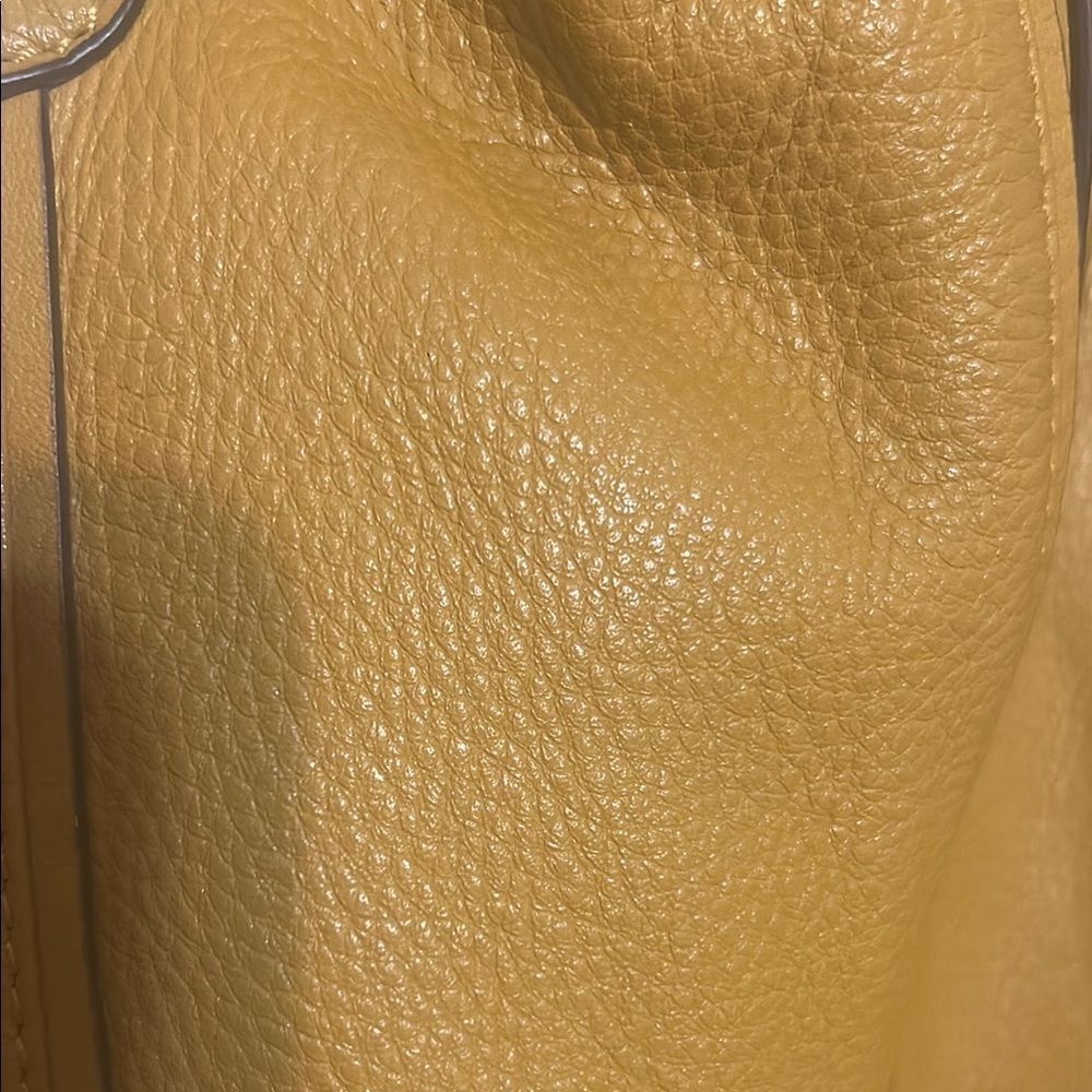 B makowski Elegant mustard yellow  Leather Tote Bag - Picture 5 of 16